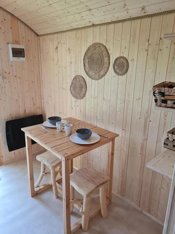 Les Roulottes Du Pilat Hotel Maclas ภายนอก รูปภาพ